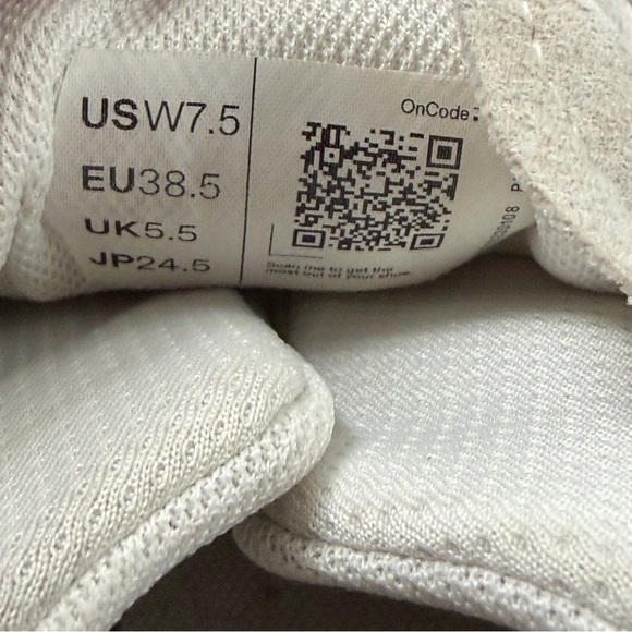 On Running CloudNova 2 CloudTec Running Sneakers - Picture 9 of 9